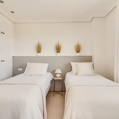 Appartement Renovated - With Sea View!