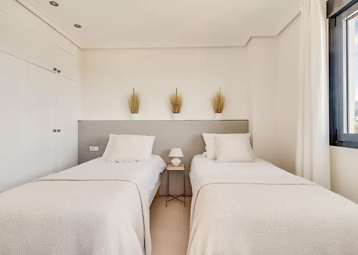 Appartement Renovated - With Sea View!