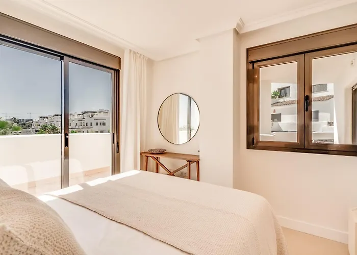 Renovated - With Sea View! Estepona